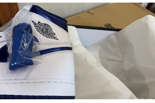 Cheap Husky Metallic 555088-106 AIR Jordan Retro 1 Navy (2016) 555088-106 1218